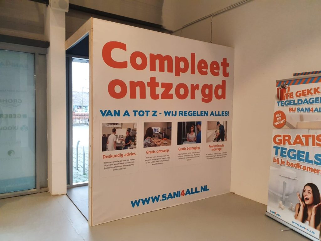 Sani4all roll-up-banner en fotowand door Mull2media