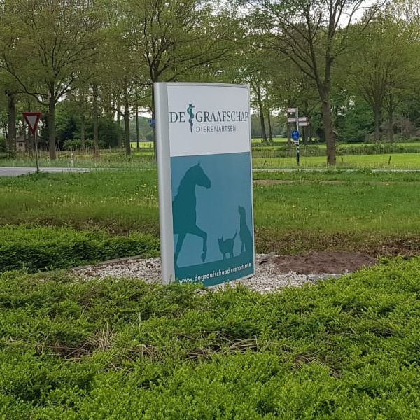 Reclamebord voor Dierenartsen De Graafschap