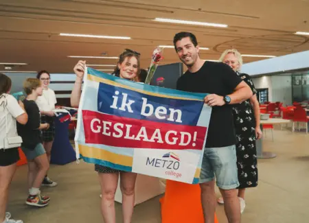 Metzo college geslaagd - vlaggen vlag in beeld