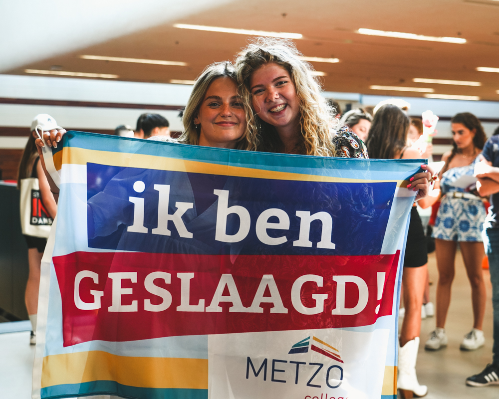 Metzo college geslaagd - vlaggen vlag met opdruk