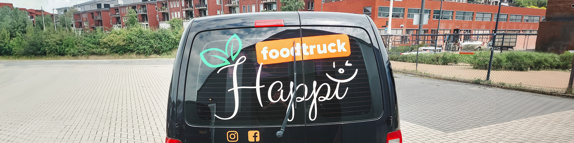 Busbelettering - Happi foodtruck - achterzijde raamstickers-Edit